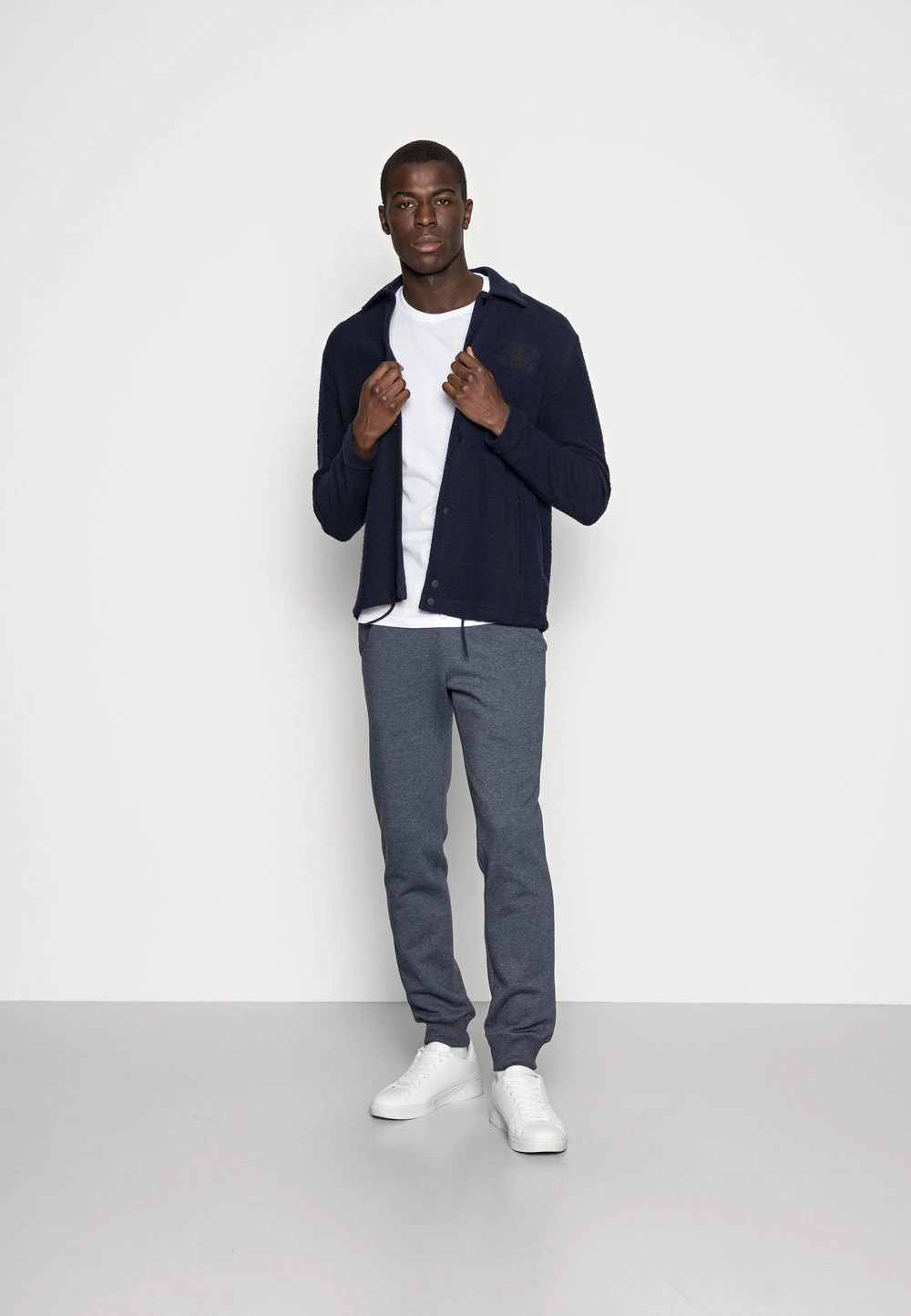 Meilleur Prix Garanti Pier One 3 PACK - T-shirt basique t-shirts col rond homme 3 Meilleur Prix Garanti Pier One 3 PACK - T-shirt basique t-shirts col rond homme