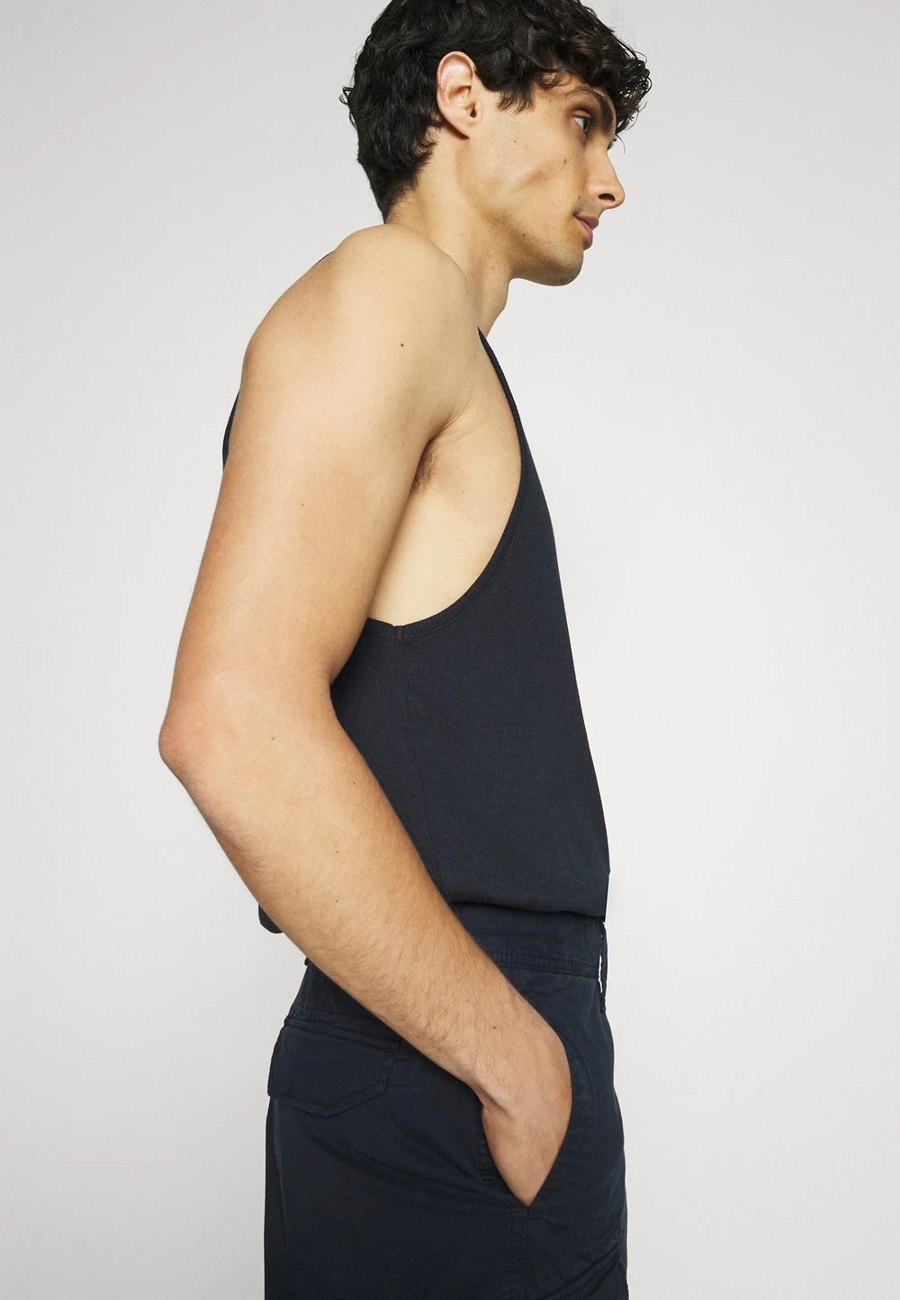 Pier One Débardeur excellente qualité t-shirts encolure large ronde homme 6 Pier One Débardeur excellente qualité t-shirts encolure large ronde homme – Image 4