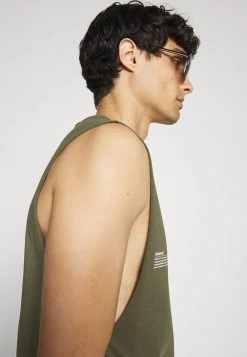 Pier One 3 PACK - Débardeur Prix De Lancement t-shirts col rond homme -VêtementsElite Boutique d81265773c16407cae6b2ee7c896be06