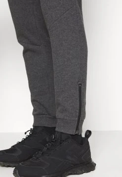 Pier One Bas Prix Pantalon de survêtement pantalons normale homme -VêtementsElite Boutique d8eb4f9fc9a94d8eb6d9d9d674c6ee81