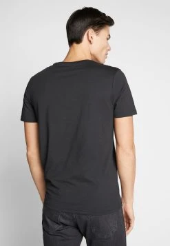 Prix Imbattable Pier One T-shirt imprimé t-shirts col rond homme -VêtementsElite Boutique dc96993931b34e32a68c07b7675e0caf