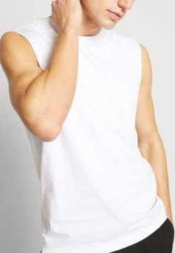 Pier One 3 PACK - T-shirt basique Bonne Qualité t-shirts & polos col rond homme -VêtementsElite Boutique ddc181212b114a928b8f59830838a329