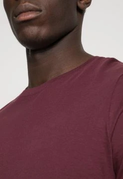 Pier One 2 PACK - T-shirt basique Prix De Lancement t-shirts col rond homme -VêtementsElite Boutique dde4a41bb87943ada78e9639f6e4c9bf