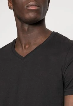 Pier One Prix Accessible 3 PACK - T-shirt basique t-shirts col en v homme 14 Pier One Prix Accessible 3 PACK - T-shirt basique t-shirts col en v homme -VêtementsElite Boutique df7c9f951f5c42309db997b3240fc1e8