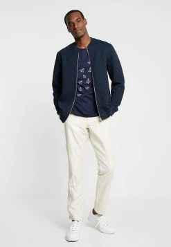 Pier One Prix Compétitif T-shirt imprimé t-shirts & polos col rond homme 8 Pier One Prix Compétitif T-shirt imprimé t-shirts & polos col rond homme -VêtementsElite Boutique dff97c02bdf5440cb507179cdf6e216c