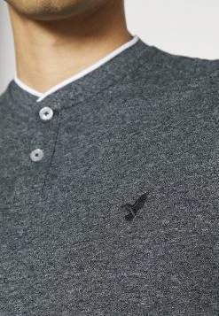 Pier One Polo Bon Rapport Coût-Efficacité t-shirts col tunisien homme 14 Pier One Polo Bon Rapport Coût-Efficacité t-shirts col tunisien homme -VêtementsElite Boutique e07ebdc9cacd4edcbc2ba5728f61a9d3