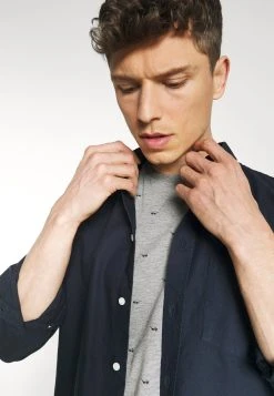 Pier One T-shirt imprimé Prix Allégé t-shirts col rond homme -VêtementsElite Boutique e3884c285e1d4196b2b6f8b7d26bc5dc