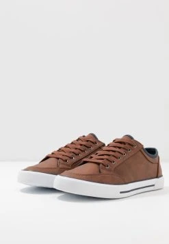 Pier One Baskets basses Qualité Excellente baskets & sneakers rond homme 13 Pier One Baskets basses Qualité Excellente baskets & sneakers rond homme -VêtementsElite Boutique e39d4a593f9c4ccf8cb7caf772d4c679