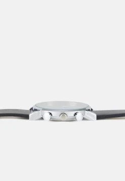 Pier One SET - Montre Meilleure qualité montres et bijoux boucle ardillon homme 12 Pier One SET - Montre Meilleure qualité montres et bijoux boucle ardillon homme -VêtementsElite Boutique e39db5c759454fd99c2d2c70bd79f6c9