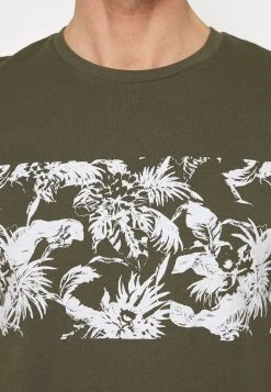 Pier One T-shirt imprimé Prix Aimable t-shirts col rond homme -VêtementsElite Boutique e6c0de5c0a54450e9383cee4393723a0