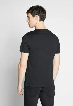 Pier One 3 PACK - T-shirt basique qualité absolue t-shirts & polos col rond homme -VêtementsElite Boutique e7497b751f8c4bd498980e2ffe8f6ae0