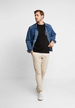 Pier One T-shirt imprimé Meilleure qualité t-shirts & polos col rond homme -VêtementsElite Boutique e898850c758546de990270045c3616df