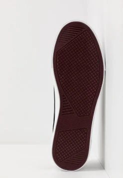 Pier One Baskets basses Prix Affortable sneakers rond homme -VêtementsElite Boutique e8bbd3ab6bce48dbb621fc1510aaf330