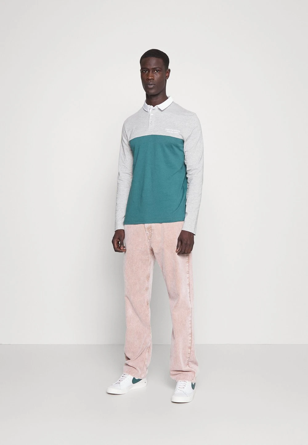 Se Vend Bas Prix Pier One T-shirt à manches longues t-shirts & polos col contrastant homme 4 Se Vend Bas Prix Pier One T-shirt à manches longues t-shirts & polos col contrastant homme – Image 2