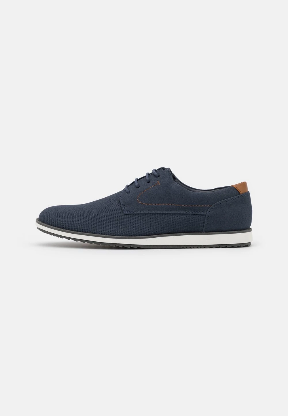 Prix De Lancement Pier One Chaussures à lacets derbies, richelieus & chaussures bateau rond homme