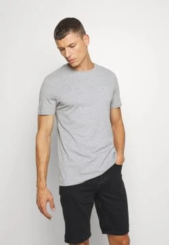 Pier One Soldes En Ligne 7 PACK - T-shirt basique t-shirts col rond homme -VêtementsElite Boutique eda6b13a6c134a3f80a2d698b4ee4ee0