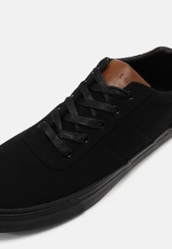 Pier One UNISEX - Baskets basses Prix Bradés sneakers rond -VêtementsElite Boutique f374fb40d83f4f7fa420352d9d7603f6