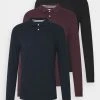 Pier One Prix Imbattable 3 PACK - Polo t-shirts col polo homme -VêtementsElite Boutique f472a17c8d31451cabf6a12e93443aee 1