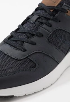 Pier One Baskets basses Assurance De l’Authenticité sneakers rond homme -VêtementsElite Boutique f56920e31c0745ecb2939a1cdb9b8508