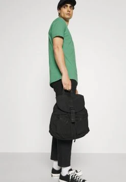 Pier One 5 PACK - T-shirt basique Meilleur Prix Garanti t-shirts col rond homme 27 Pier One 5 PACK - T-shirt basique Meilleur Prix Garanti t-shirts col rond homme -VêtementsElite Boutique f75b8dc200be47c2b3fdd4bfec7195a3