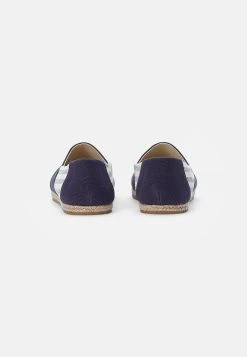 Pier One Prix Gelé Espadrilles rond unisex -VêtementsElite Boutique f793d5631e874458942ae3a14e6410fe