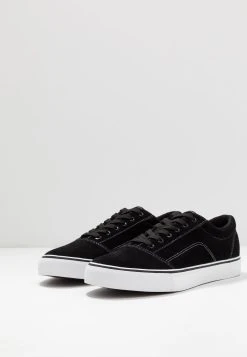Pier One Baskets basses Prix Affortable sneakers rond homme -VêtementsElite Boutique f7acdc20572e4b868116aaf4e00abd94