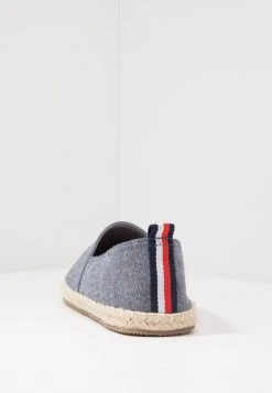 Pier One 50% Off De Vente UNISEX - Espadrilles chaussures basses rond -VêtementsElite Boutique f82abf9748144240a63690b545b4344d