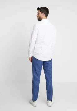 Pier One 2 PACK - Chemise classique Prix Usine costumes & cravates col kent homme 13 Pier One 2 PACK - Chemise classique Prix Usine costumes & cravates col kent homme -VêtementsElite Boutique fe3882eaf28b48838ea76cbb4b0ad904