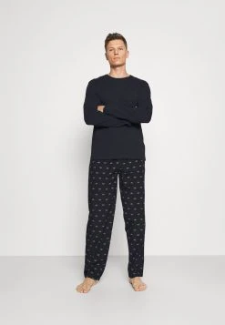 Pier One Pyjama Prix Légers pyjamas normale homme -VêtementsElite Boutique ff6996aa005f469b9223747676c7bf38