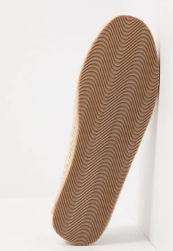 Bon Rapport Coût-Efficacité Pier One RENA ESPADRILLE UNISEX - Espadrilles chaussures basses rond -VêtementsElite Boutique ff857566a2324a0a98a3e8e14392817a